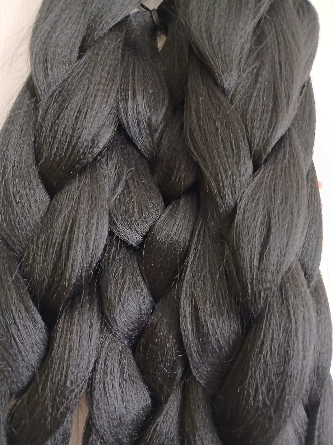 X-PRESSION PRE-STRETCHED BRAID. LAGOS BRAID 42” & 46" - Image 4