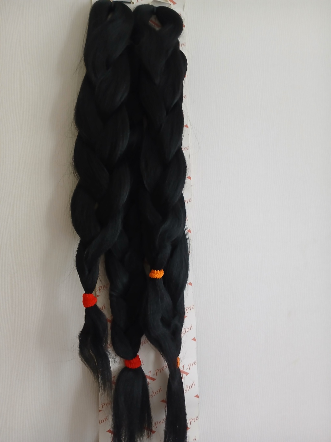 X-PRESSION PRE-STRETCHED BRAID. LAGOS BRAID 42” & 46" - Image 2